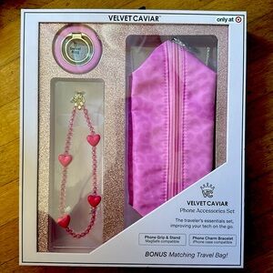 BRAND NEW VELVET CAVIAR Phone Accessories Set -
Hot Pink Leopard